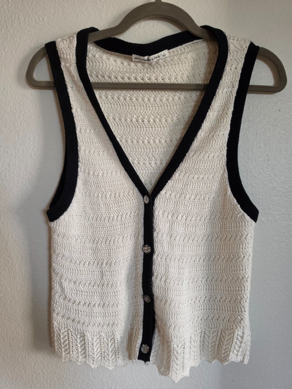 Abercrombie & Fitch Crochet Style Sweater Vest Cream Black L